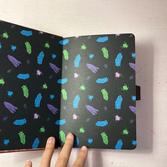 Like New Beetlejuice journal - Picture 5 of 11